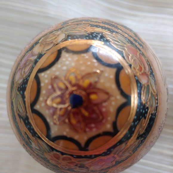 SATSUMA VINTAGE EGG. - Picture 3 of 4